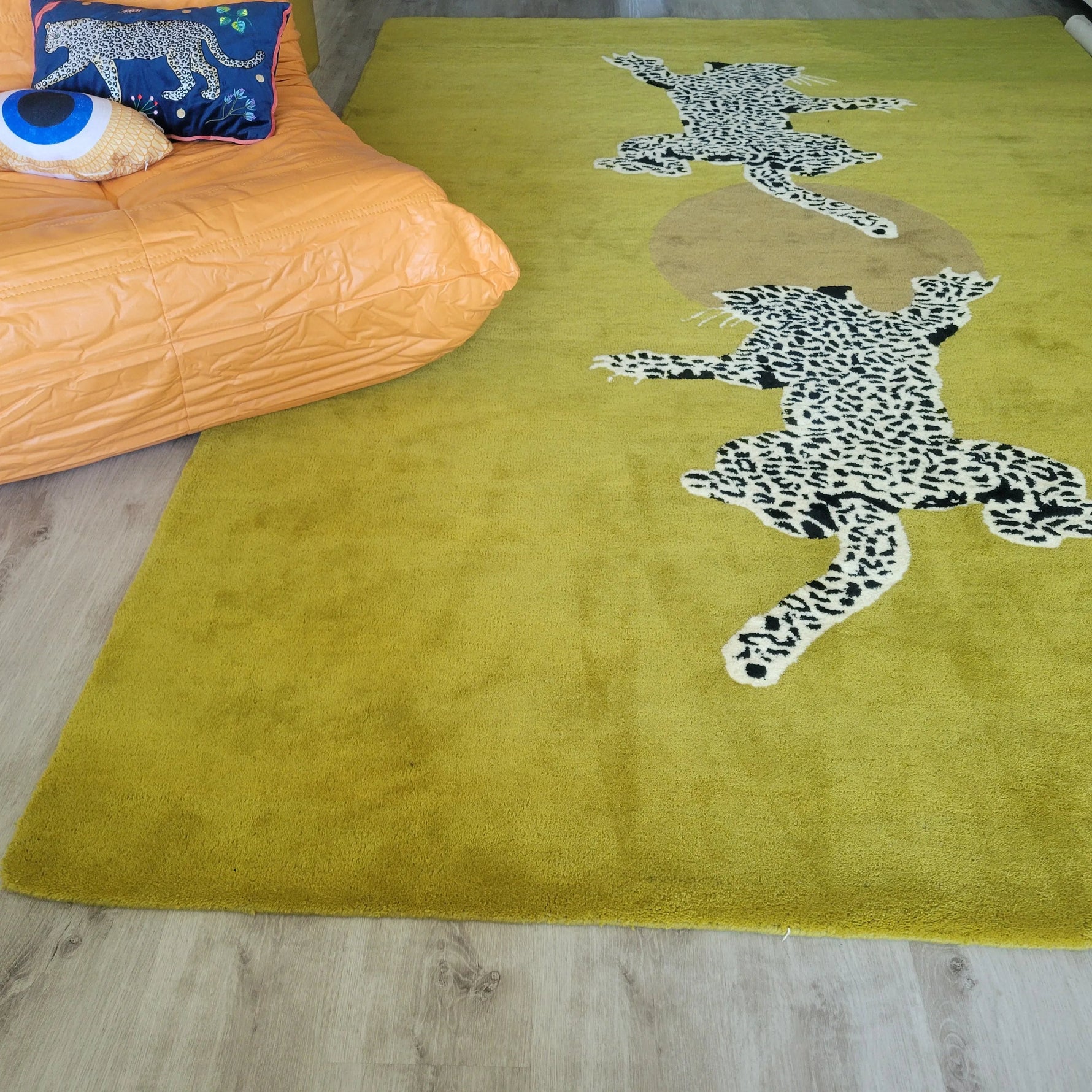 Leopards on Silky Road Hand Tufted Wool Rug Runner