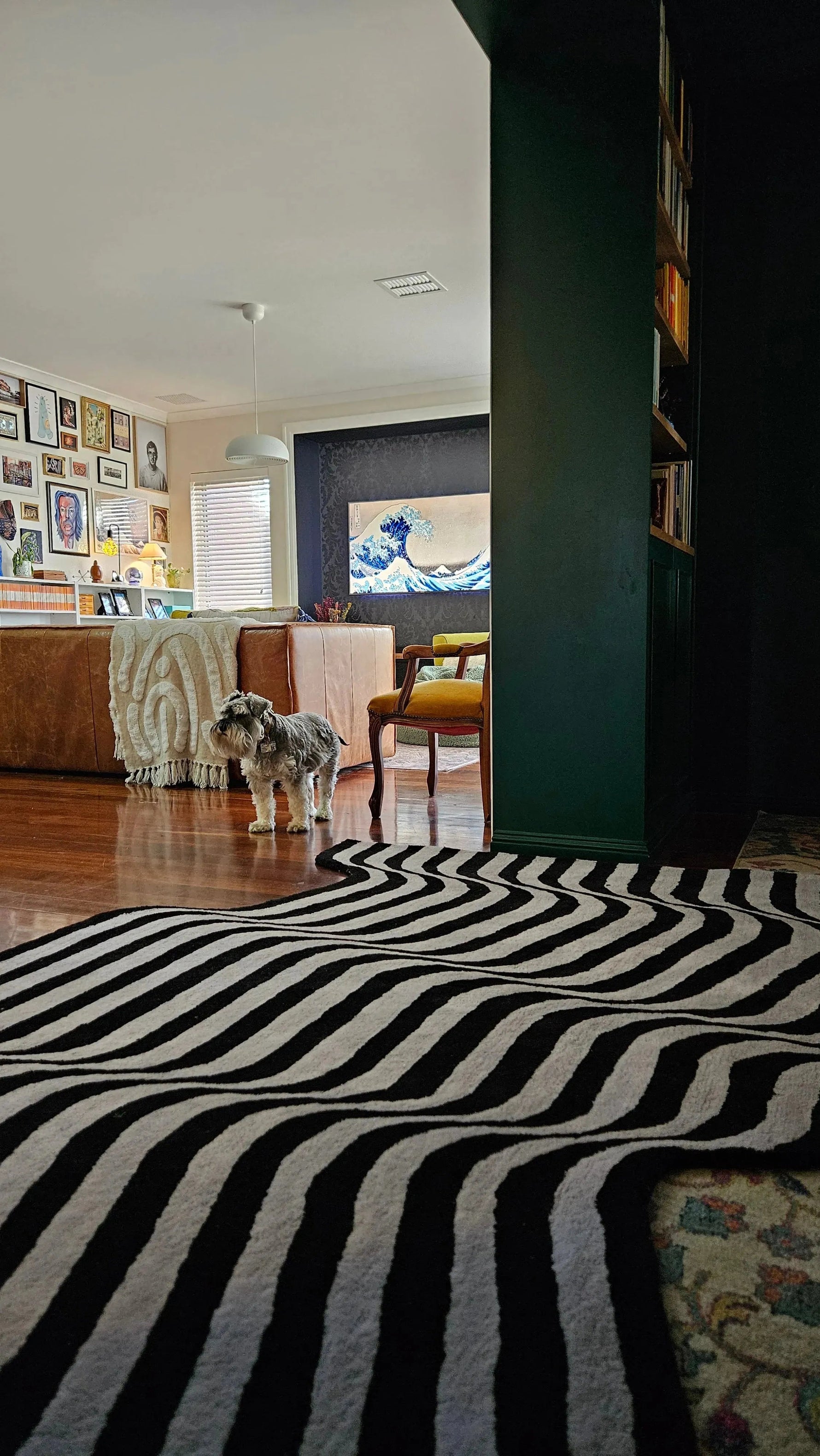 Flowing Illusion Black and Gray Hand Tufted Wool Rug