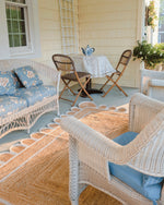 Handmade White Scalloped Jute Rug