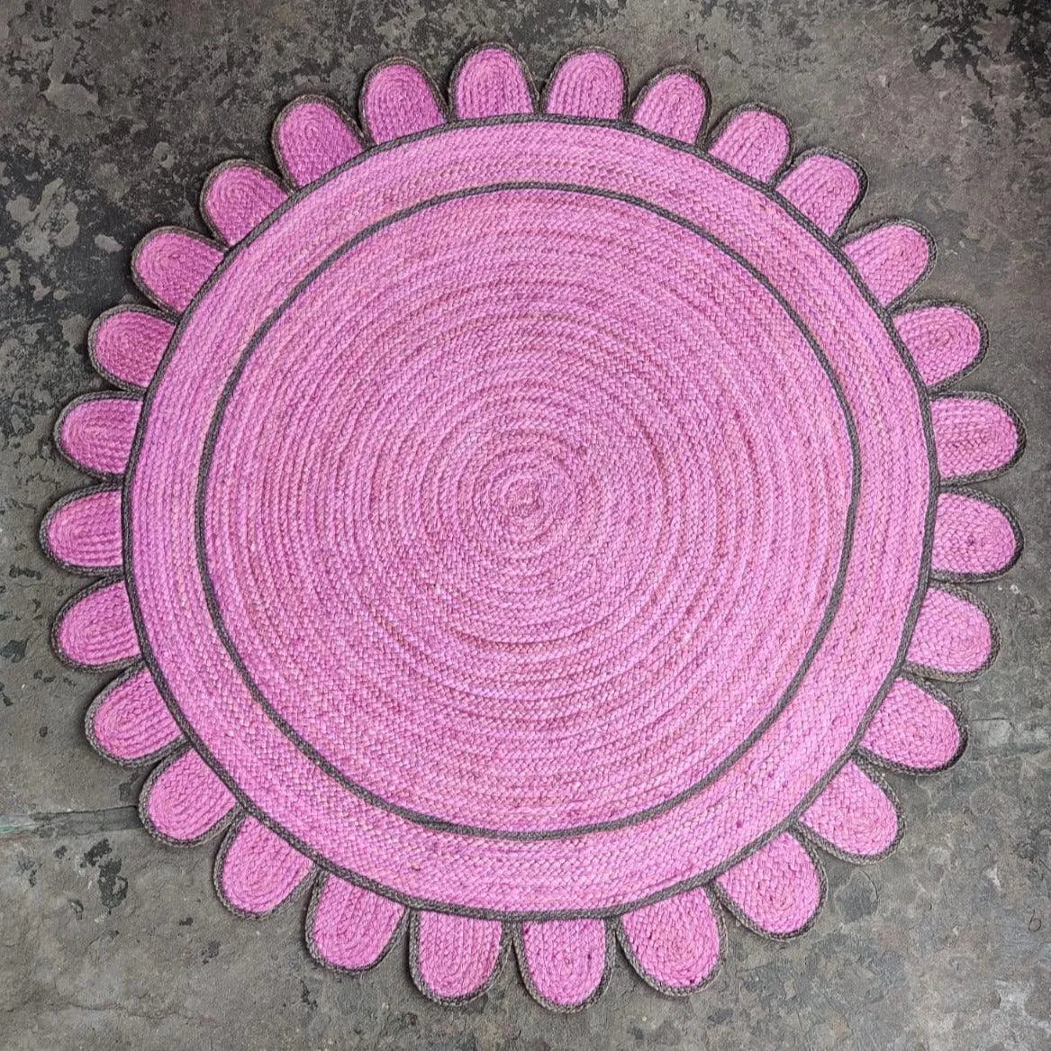 Handmade Scalloped Round Jute Rug - Pink