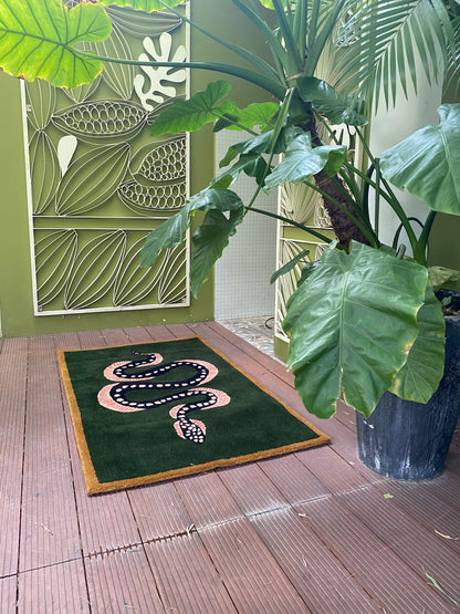 Majestic Snake Hand-Tufted Wool Rug