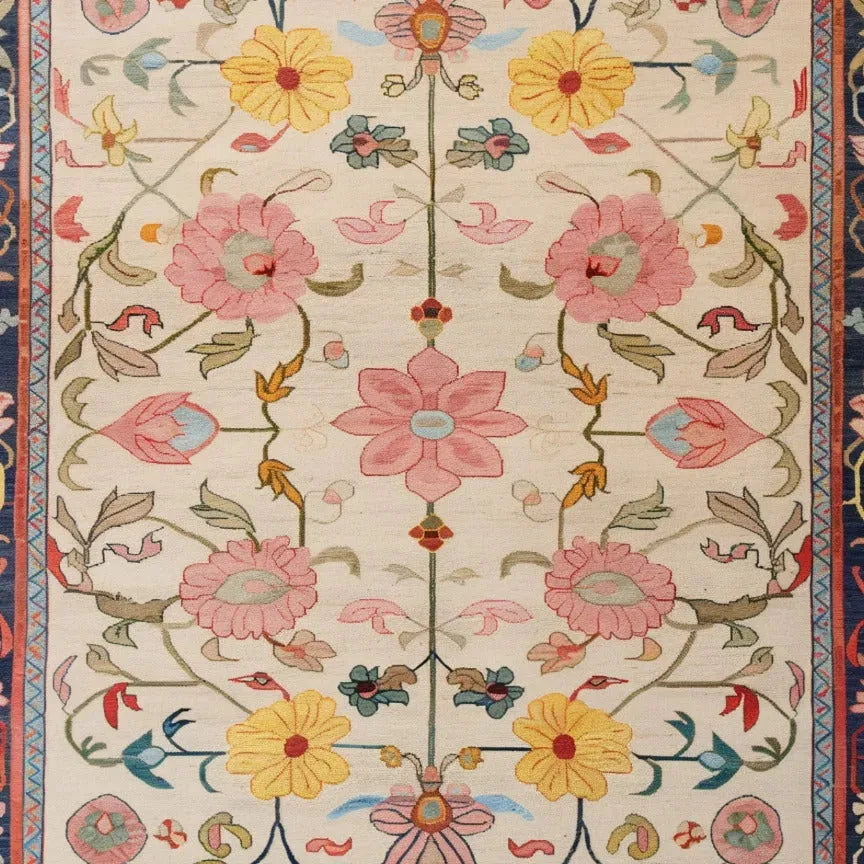 Medallion Bloom Hand Knotted Area Rug