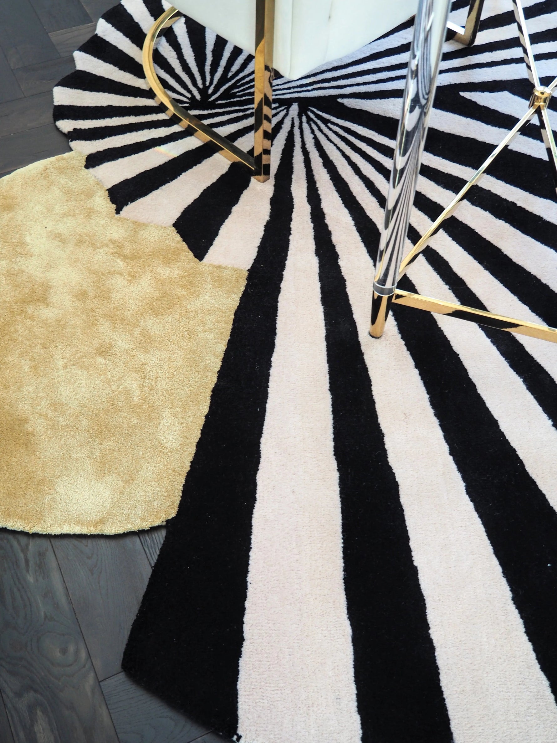 Step onto the Golden Sun Hand Tufted Wool Rug