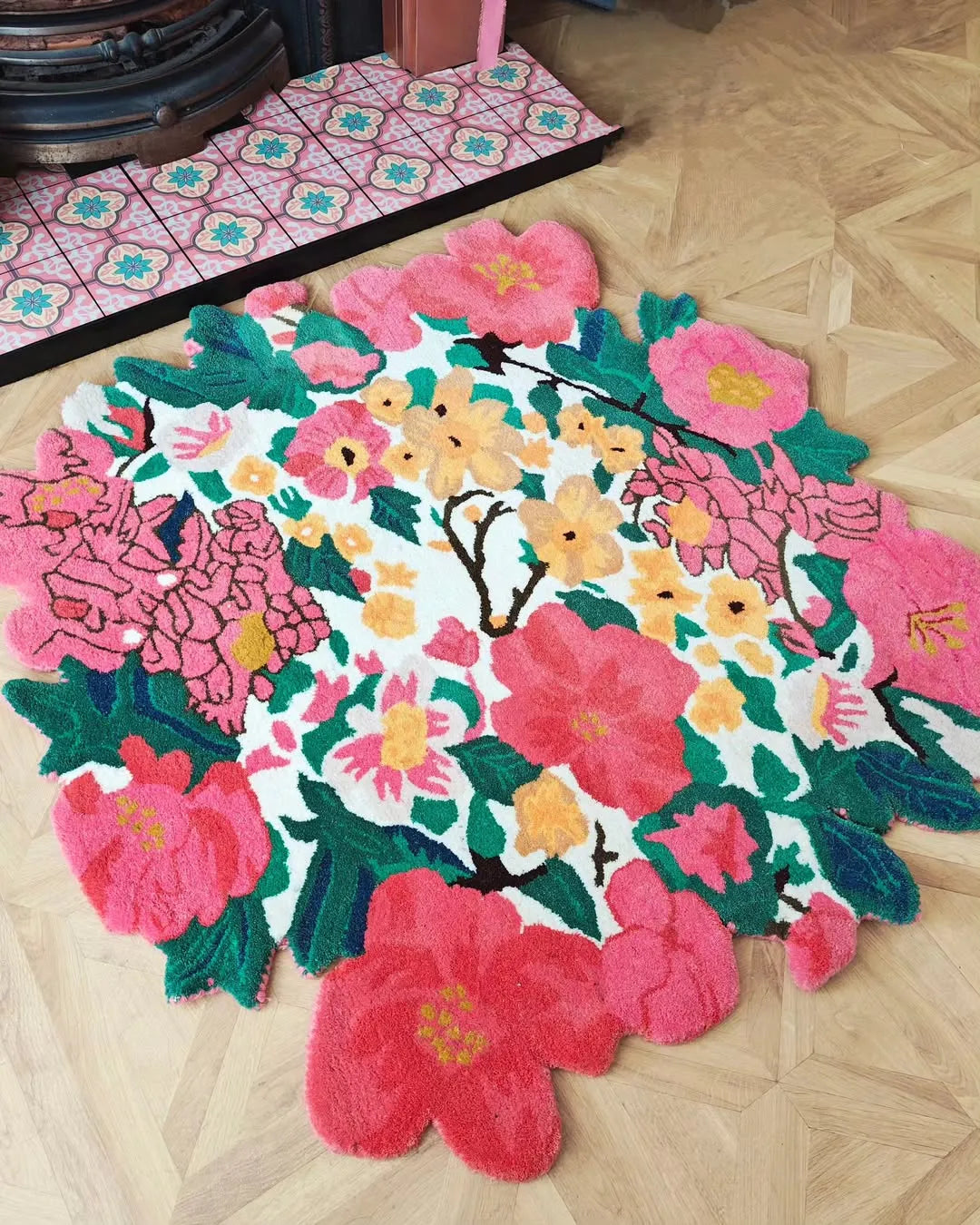 Secret Garden Hand Tufted Round Rug - MAIA HOMES