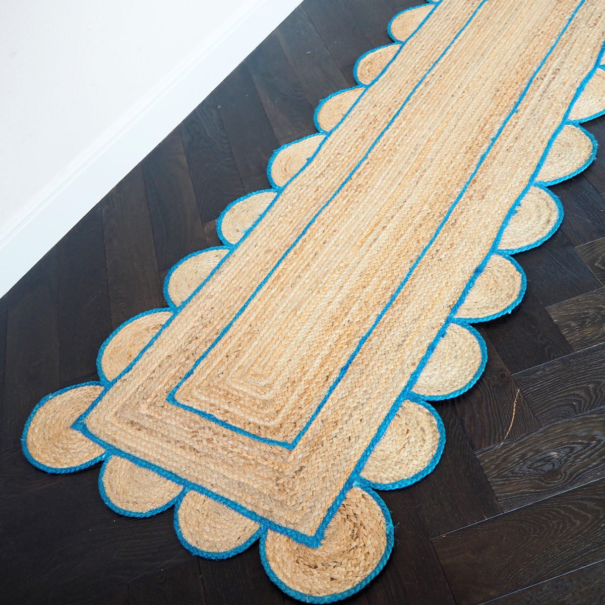 Blue Scalloped Border Jute Rug Runner