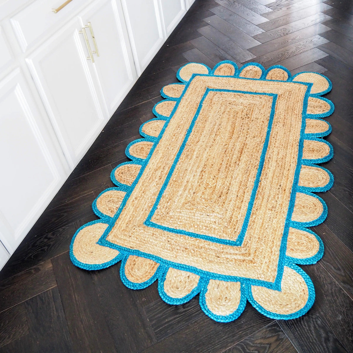 Handmade Blue Scalloped Jute Rug 3' x 5'