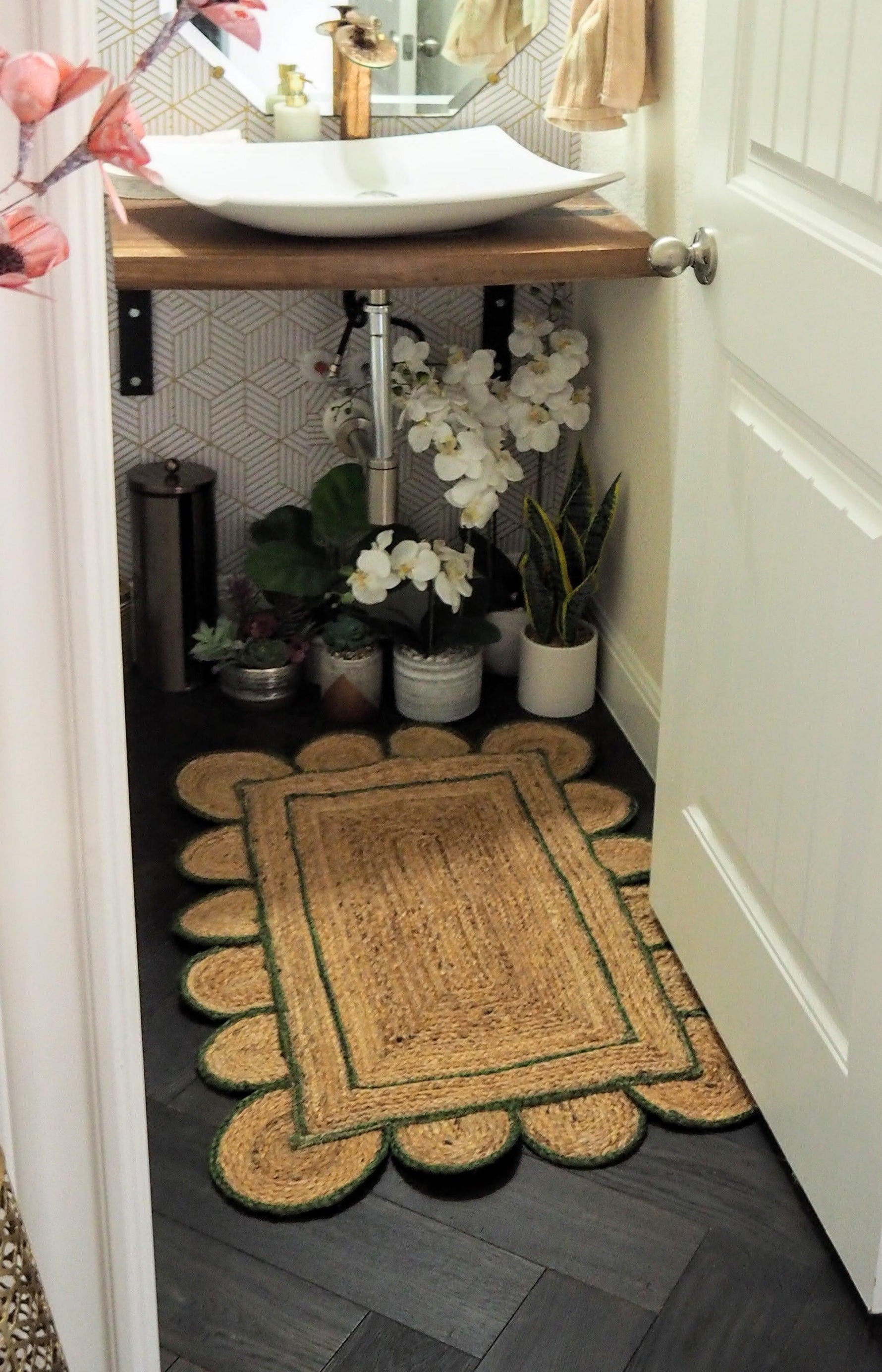 Handmade Green Scalloped Jute Rug